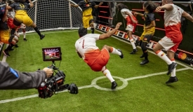 万事达卡与足球传奇人物菲戈创下吉尼斯世界纪录